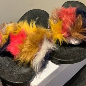 Steve Madden Furry slides